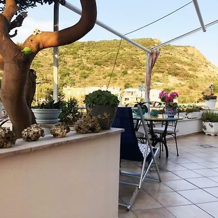 Vacanze Falcone Affittacamere Ponza
