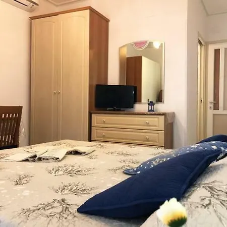 Vacanze Falcone Affittacamere *